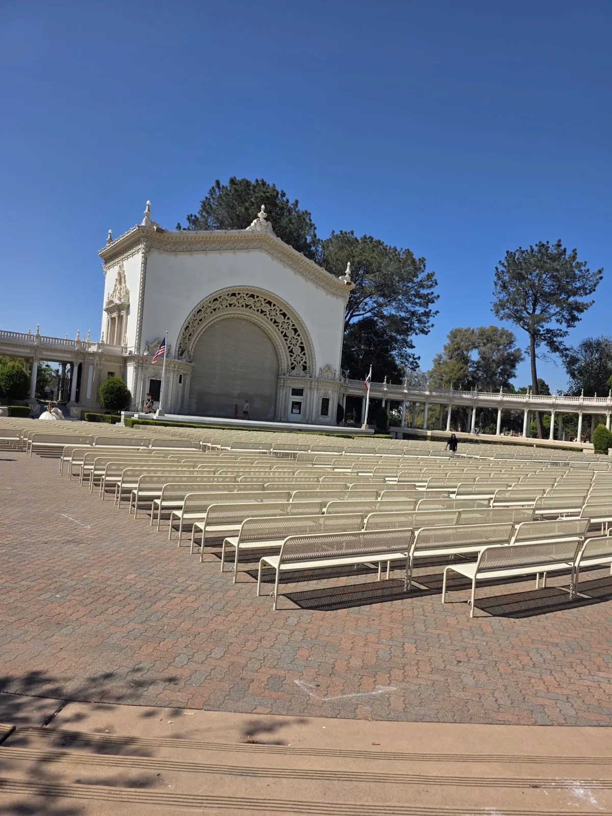 Benches lined up across the organ pavilion plaza in Balboa Park